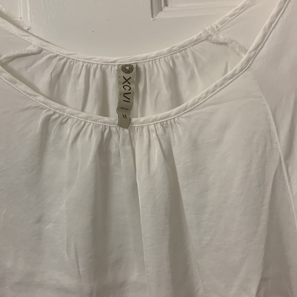 XCVI White Kimono top medium rayon excellent condition oversized relaxed boho - Picture 2 of 7